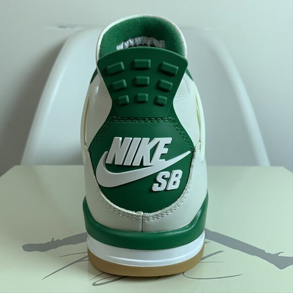 Air Jordan 4 Retro Mid Pine Green - Picture 2 of 7